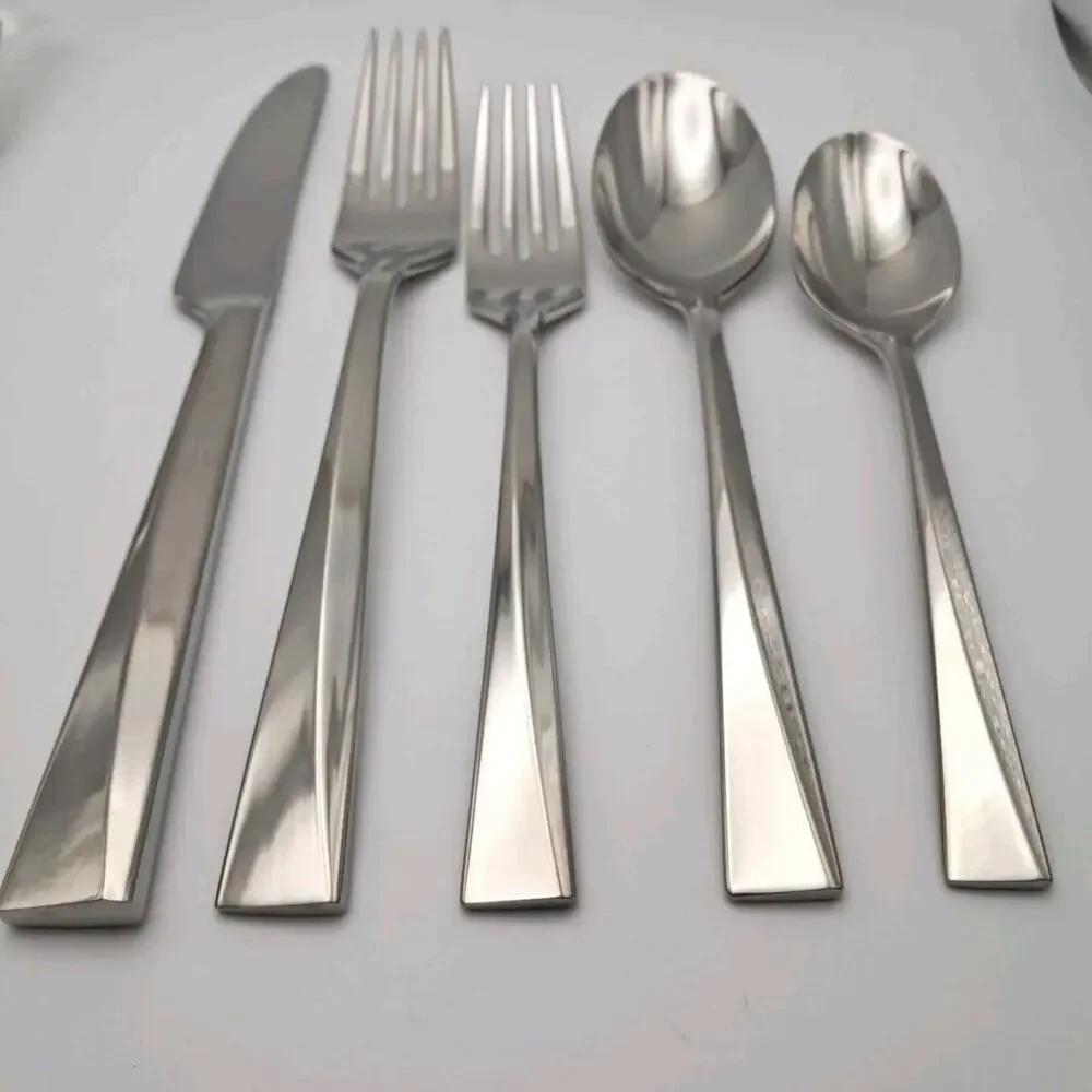 Gorham Twist 15 Piece Place Set Serves 3 Persons Stainless Glossy Flatware New!
